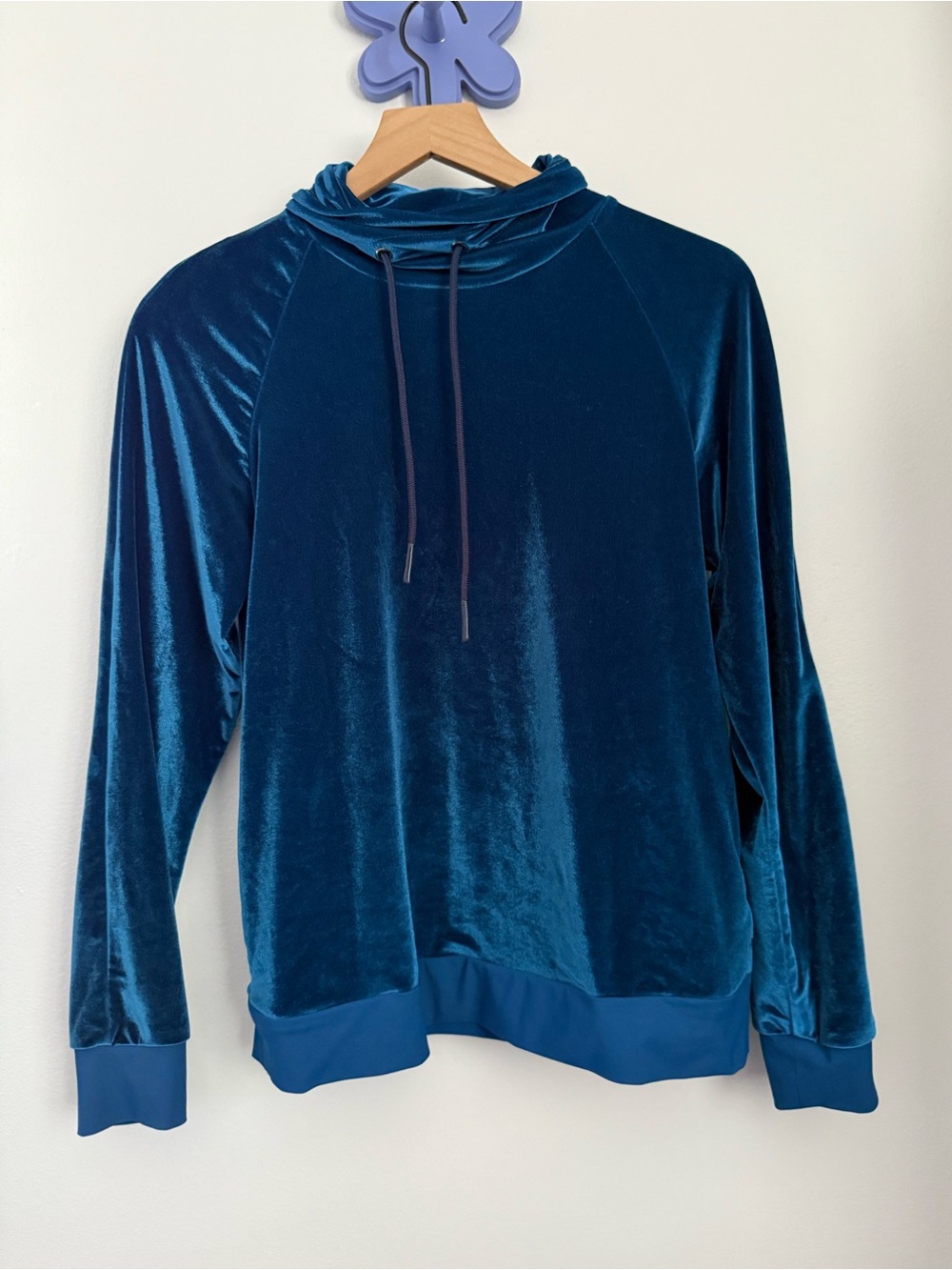 Foray Golf Small Velour Velvet Funnel Neck Blue